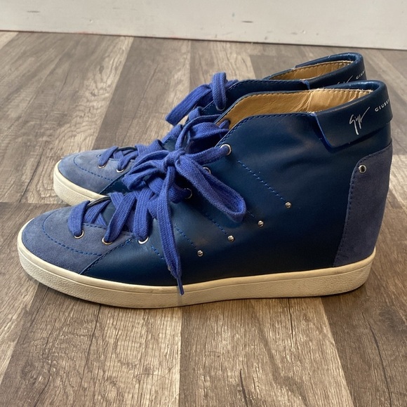 Giuseppe Zanotti
Leather Wedge Sneakers - Picture 5 of 7